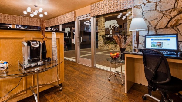 Best Western Pine Tree Motel image 12