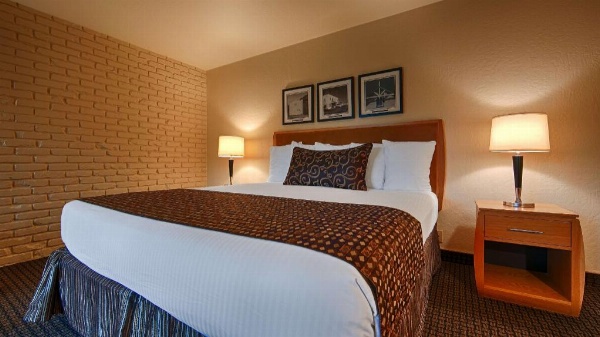 Best Western Pine Tree Motel image 13