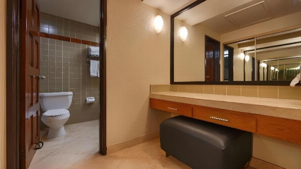Best Western Pine Tree Motel image 20