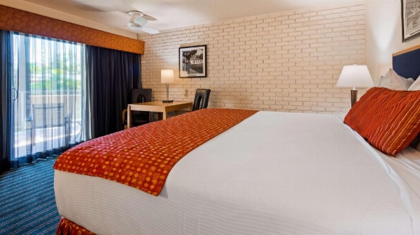 Best Western Pine Tree Motel image 23